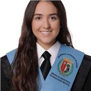 Soy maestra de Educación Infantil y Primaria, especializada en necesidades especiales y con gran vocación.